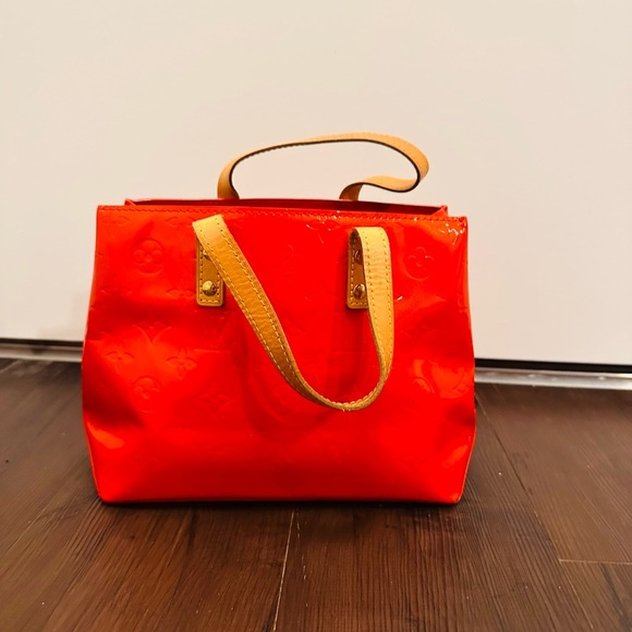 Louis Vuitton Reade Monogram Embossed Vernis Leather Tote - Picture 15 of 16